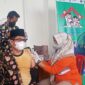 H Abdullah, SE Ketua DPRD Tanjung Jabung Barat saat du vaksin booster. FOTO : Lintastungkal