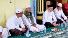 Ketua DPRD Tanjab Barat, Hamdani Hadiri Isra Mi'raj di Masjid Nurul Huda. FOTO : HMS