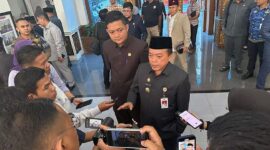 Ketua DPRD Provinsi Jambi Muhammad Hafiz dan Gubernur Jambi Al Hairs. FOTO : HMS