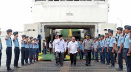 Bupati H. Anwar Sadat bersama Asisten II, Sekda, Kadishub usai mendampingi pihak Kemenhub RI dan BPTD Wilayah V Provinsi Jambi saat Uji sandar KMP Citra Nusantara. FOTO : Prokopim