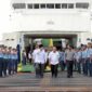 Bupati H. Anwar Sadat bersama Asisten II, Sekda, Kadishub usai mendampingi pihak Kemenhub RI dan BPTD Wilayah V Provinsi Jambi saat Uji sandar KMP Citra Nusantara. FOTO : Prokopim