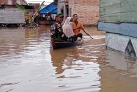 Gerak Cepat Kodim 0415/Jambi Bantu Warga Korban Banjir di Muaro Jambi. FOTO : Ist