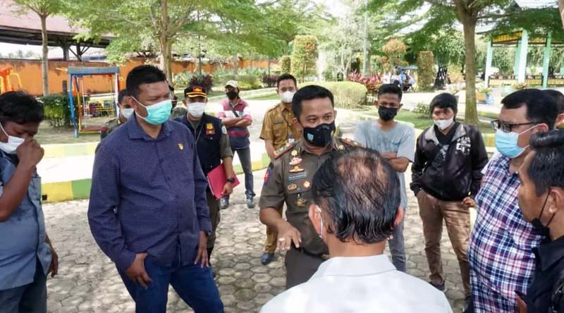 Komisi III DPRD Kota Jambi Saat Sidak di RS Royal Prima terkait berdirinya bagian bangunan rumah sakit di drainase, Selasa (15/2/22). FOTO : Noval.