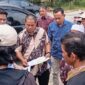 Beberapa anggota Komisi II DPRD Provinsi Jambi dan Anggota DPRD Provinsi Jambi Dapil Bungo-Tebo, Kamis (15/8) menemui warga Desa Punti Kalo, Kecamatan Sumay, Kabupaten Tebo terkait persoalan saling klaim lahan antara masyarakat dengan Kodim Tebo.