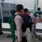 Anggota Posek Kumpeh Ulu Ketika Tiba Membawa Balita Kristis di RSUD Raden Mattaher Kota Jambi. FOTO : Istimewa