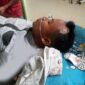 Fadil Iqrom (32) Warga RT 06, Desa Malapari, Kecamatan Muara Bulian, Kabupaten Batanghari Saat Menjadlai Perawatan di RS Mitra Mediak. FOTO : Dhea/Ist