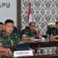 Danrem 042/Gapu Brigjen TNI Supriono mengikuti pengarahan Pangdam II/Sriwijaya Mayjen TNI Hilman Hadi melalui Video Conference, Selasa (25/10/22). FOTO : Penrem.