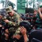 Semangat Berkobar saat Upacara Pemberangkatan Satgas Yonif 142/KJ Bertugas di wilayah Papua. FOTO : HMS
