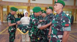 Danrem 042/Gapu Brigjen TNI Supriono, S.IP., M.M  Pimpin Upacara Kenaikan Pangkat Bintara dan Tamtama Periode 1 April. FOTO : KOREM