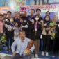 Ketua Percasi Kota Jambi Ardi Hutabarat bersama Para Atlet yang mengikuti Kejurprov Catur Jambi 2022 di Tanjab Barat. FOTO : Bas/LT