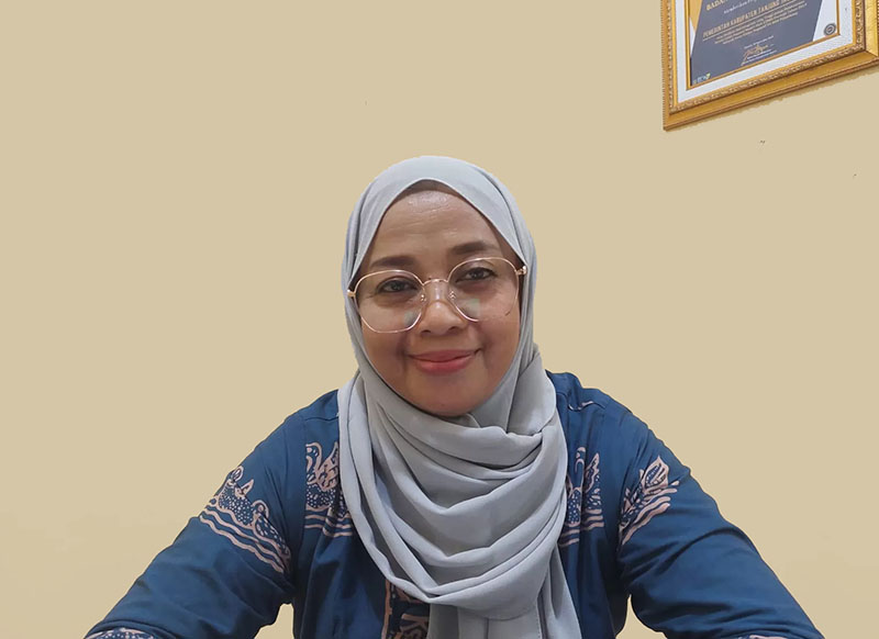 Kabid PSIK BKPSDM Tanjab Barat Hj. Siti Rahmah Suhin, SH