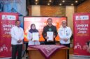 Perwakilan Kementerian Ketenagakerjaan dan PT GoTo Gojek Tokopedia Tbk berfoto bersama seusai menandatangani nota kesepahaman program upskilling literasi digital bagi Tenaga Kerja Mandiri (TKM) sektor kuliner di BBPVP Bandung, Jawa Barat, Senin (8/6/2026). Kerja sama ini diinisiasi untuk mempercepat integrasi pelaku UMKM kuliner ke dalam ekosistem digital nasional. (Foto: Biro Humas Kemnaker).