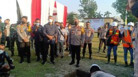 Kapolda Jambi Irjen Pol A Rachmad Wibowo, SIKLetakan Batu Pertama Pembangunan Mapolresta Jambi dan Rusun Polda Jambi di Jalan M. Taher, Kecamatan Pasar Jambi, Kota Jambi, Sabtu (2/4/22). FOTO : Noval