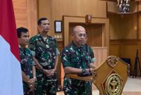 Kapuspen TNI Laksda TNI Julius Widjojono Saat Konferensi Pers di Jakarta. FOTO : Ist
