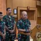 Kapuspen TNI Laksda TNI Julius Widjojono Saat Konferensi Pers di Jakarta. FOTO : Ist