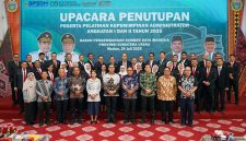 Pelatihan Kepemimpinan Administrator (PKA) Blended Learning Angkatan I dan II Tahun 2025 yang digelar Badan Pengembangan Sumber Daya Manusia (BPSDM) Provinsi Sumatera Utara resmi ditutup pada Kamis (24/7/25). FOTO : HUNAWAN H/LT