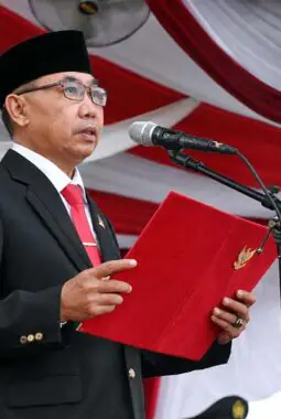 Ketua DPRD Tanjab Barat Pimpin Pembacaan Teks Proklamasi di HUT RI ke-81