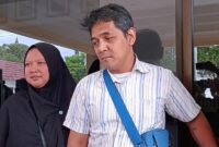 Hogi Minaya dan istrinya Arsita usai mengikuti mediasi di Kejaksaan Negeri Sleman, DIY, Senin (26/1/26). (FOTO : Istimewa/Lingkar.news)