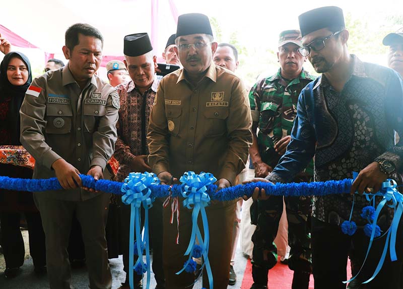 Bupati Anwar Sadat Resmikan Koperasi Desa Merah Putih Pertama di Dusun Mudo. FOTO : PROKOPIM
