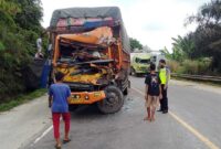 Salah Satu Truk yang Terlibat Kecelakaan Menabrak dari Belakang. FOTO : Unit Laka PMJ