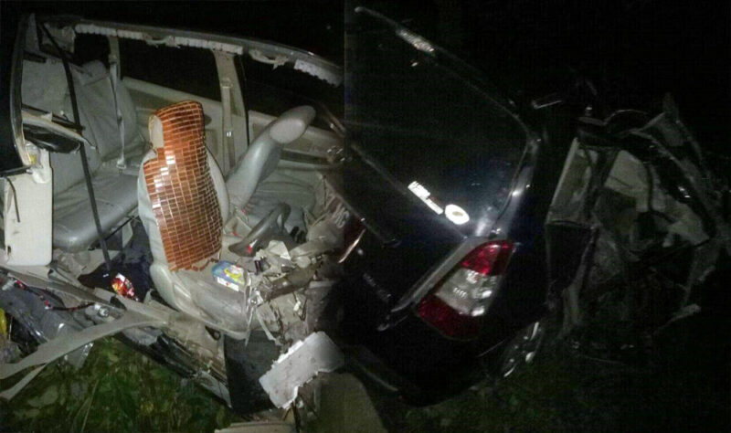 FOTO : Mobil Kijang Innova bernopol BH 1597 MG Yang Alami Kecelakaan di Jalan Lintas Lintas Timur Jambi tepatnya Sengeti RT 07 Desa Berembang, Kecamatan Sekernan, Kabupaten Muarojambi, Selasa (04/02/20).