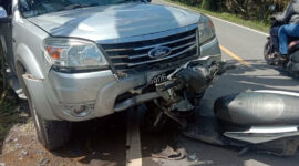 FOTO : Kondisi Motor dan Mobil yang Terlibat Kecelakaan di di jalan Lintas Tumur Kuala Tungkal-Jambi, tepatnya di Desa Muntialo RT 01, Kecamatan Betara, Kamis (27/08/20).