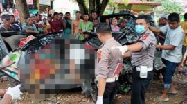 Kondisi Mobil Carry Pickup Pasca Tabrakan dengan Bus Hino Family Raya