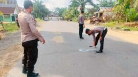Polisi Melakukan Olah TKP di Lokasi Terjadinya Tabrakan, JUmat (11/2/22). FOTO : Noval/Ist