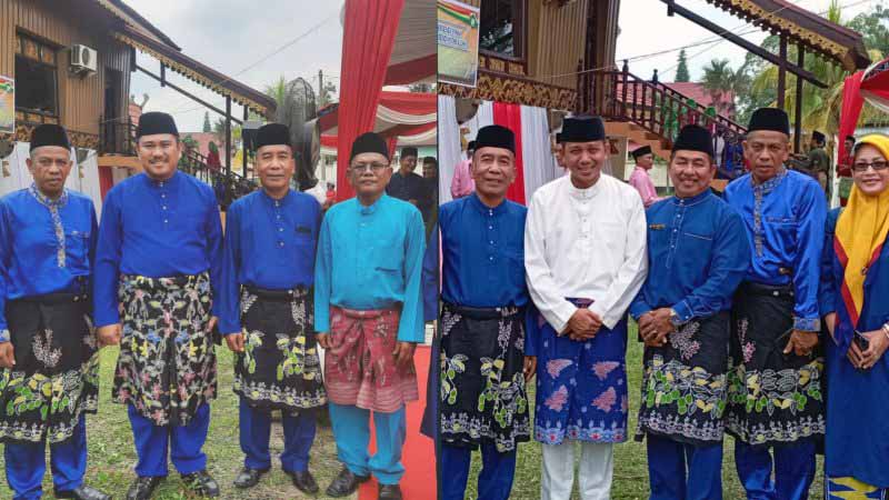 Bupati dan Wabup Bungo Menghadiri Pelantikan 10 pengurus LAM Jambi Kecamatan se Kabupaten Bungo. [FOTO : Kolase bacabe/juliansyah]