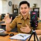 Ilustrasi Aparatur Sipil Negara (ASN) menggunakan media sosial. Pemkab Tanjung Jabung Barat melarang ASN melakukan siaran langsung (live) di TikTok maupun platform media sosial lainnya selama jam kerja, kecuali untuk kepentingan kedinasan. (FOTO : Dok. Istimewa)
