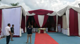 FOTO : KPU Persiapkan Tenda Tempat Pendaftaran Bapaslon Bupati dan Wakil Bupati Tanjab Barat Pilkada 2020, Kamis (03/09/20)