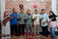 FOTO : Hendra Novariadi, S.Kom [tengah] Ketua Forum Honor Tanjab Barat (FHT) sekaligus Inisiator Mubes Honorer se Provinsi Jambi di Kuala Tungkal.
