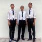 Restu Riswandi asal Kecamatan Betara, Mualim dan Fransiscus Bonahara Damanik asal Kecamatan Bram Itam yang akan diberangkatkan Mengikuti Magang di Jepang. [FOTO : Dinakes Tanjabbar]