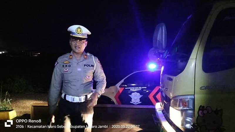 Petugas Ditlantas Polda Jambi MElakukan Uji Petik ke II di TUKS batu bara EWF Batanghari. FOTO : Dhea