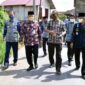 Wakil Walikota Kota Jambi Dr. dr. H. Maulana didampingio OPD Ketika Meninjau Infrastruktur di Kecamatan Danau Teluk, Kamis (20/1/22). FOTO : Val/Ist