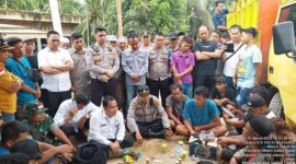 Dok. Polres Tanjab Timur Kawal dan Fasilitasi Tuntutan Aksi Spontanitas Sopir Angkutan Kepala Sawit. FOTO : Hms Res TJT