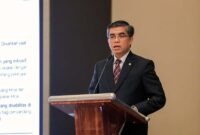 Menteri Ketenagakerjaan Republik Indonesia, Yassierli, memberikan pemaparan mengenai pentingnya penguatan keterampilan, integrasi informasi pasar kerja, serta pelindungan bagi tenaga kerja untuk menghadapi tantangan masa depan kerja di tengah pesatnya digitalisasi dan kecerdasan buatan. (Foto: Dok. Humas Kemnaker)