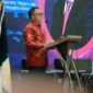 Menteri PANRB Azwar Anas dalam Rapat Koordinasi APKASI dan Kementerian PANRB tentang Tindak Lanjut Penyelesaian Permasalahan Tenaga Non-ASN di Lingkungan Pemerintah Daerah, di Jakarta, Rabu (21/09). FOTO : LT