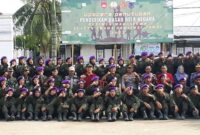 Danmenwa Sultan Thaha Provinsi Jambi Hidayat Badar dan unsur Forkopimda foto bersama para Anggota Menwa, Kamis (7/12/23). FOTO : Bas/LT