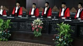 Mahkamah Konstitusi (MK) menolak pemohonan uji materiil Pasal 169 huruf q UU Pemilu soal batas usia Capres-Cawapres yang diajukan sejumlah kepala daerah. Foto/SINDOnews