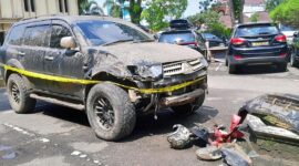 Penanampakan Mobil Mitsubisi Pajero Sport Usai Terobos Pagar Mapolda Jambi Usai Tabrak Sejumlah Pemotor, Hasil Pemeriksaan Polisi Sopir Positif Narkoba. FOTO : Ist