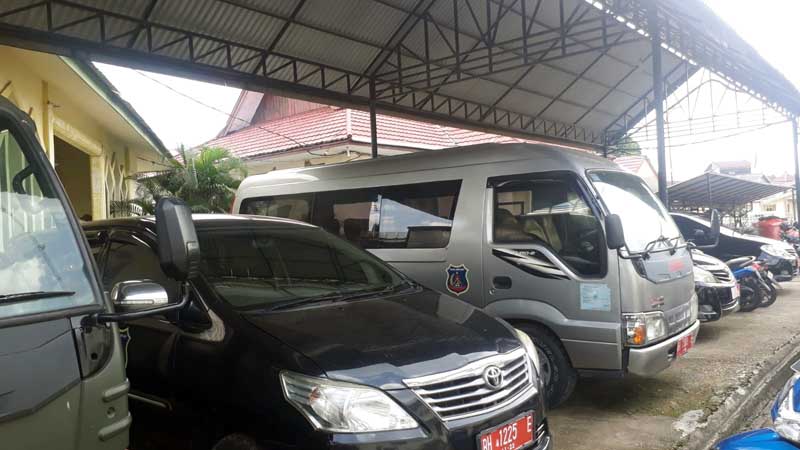 Beberapa Kendaraan Dinas di Setda Kabupaten Tanjung Jabung Barat, Jambi. FOTO : Lintastungkal