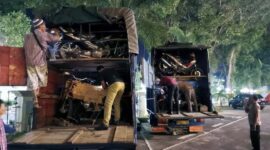 36 Unit Sepeda Motor Bodong Untuk Dikirim ke Medan Tim Resmob Ditreskrimum Polda Jambi di Jalan Sumberejo, Mayang Mangurai, Kec. Alam Barajo, Kota Jambi Rabu (26/7/23) sekira pukul 22.00 WIB. [FOTO : Humas/Dhea]