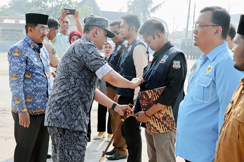 Dokumentasi Apel Akbar Perangi Narkoba dan Deklarasi Tanjab Barat BERSINAR di Alun-alun Kota Kuala Tungkal, Selasa (17/10/23). FOTO : DOKPIM