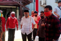 FOTO : Pasangan Calon Bupati dan Wakil Bupati peserta Pilkada Tanjung Jabung Barat Mulyani Siregar dan M. Amin Menjalani Tes Swab di RSUD Raden Mattaher Jambi, Selasa (01/09/20).