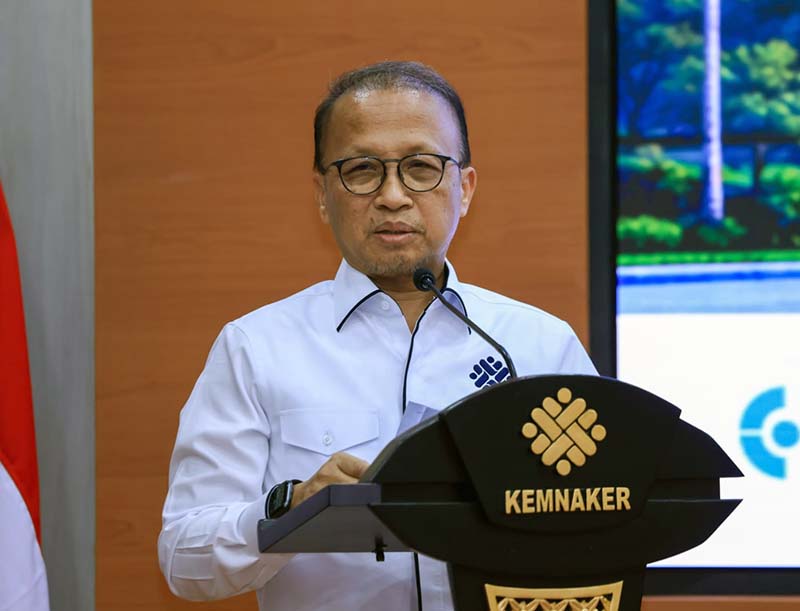 Kepala Barenbang Ketenagakerjaan Kemnaker, Anwar Sanusi, saat memberikan keterangan pers terkait penutupan Program Magang Nasional (MagangHub) Batch III Angkatan I di Jakarta. (Foto: Dok. Humas Kemnaker)