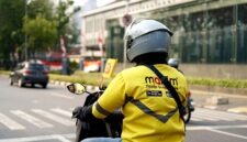 Melalui ekspansi ke berbagai titik kecamatan di Jambi, Maxim berkomitmen menghadirkan ragam pilihan fitur terintegrasi mulai dari layanan transportasi (Bike & Car), logistik, hingga pesan-antar makanan (Food & Shop) dengan tarif yang terjangkau bagi masyarakat daerah. (Foto: Dok. Maxim)