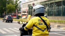 Melalui ekspansi ke berbagai titik kecamatan di Jambi, Maxim berkomitmen menghadirkan ragam pilihan fitur terintegrasi mulai dari layanan transportasi (Bike & Car), logistik, hingga pesan-antar makanan (Food & Shop) dengan tarif yang terjangkau bagi masyarakat daerah. (Foto: Dok. Maxim)