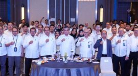 Menteri Ketenagakerjaan (Menaker) Yassierli berfoto bersama jajaran Inspektorat Jenderal (Itjen) Kementerian Ketenagakerjaan saat membuka Rapat Koordinasi Pengawasan (Rakorwas) Itjen Kemnaker Tahun 2026 di Bogor, Jawa Barat, Rabu (15/4/2026) malam. (FOTO : Dok. Biro Humas Kemenaker)