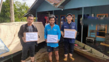 Menembus Banjir, Rumah BUMN Pertamina Banjarmasin Hadirkan Harapan bagi Warga Kalsel. FOTO : WKI